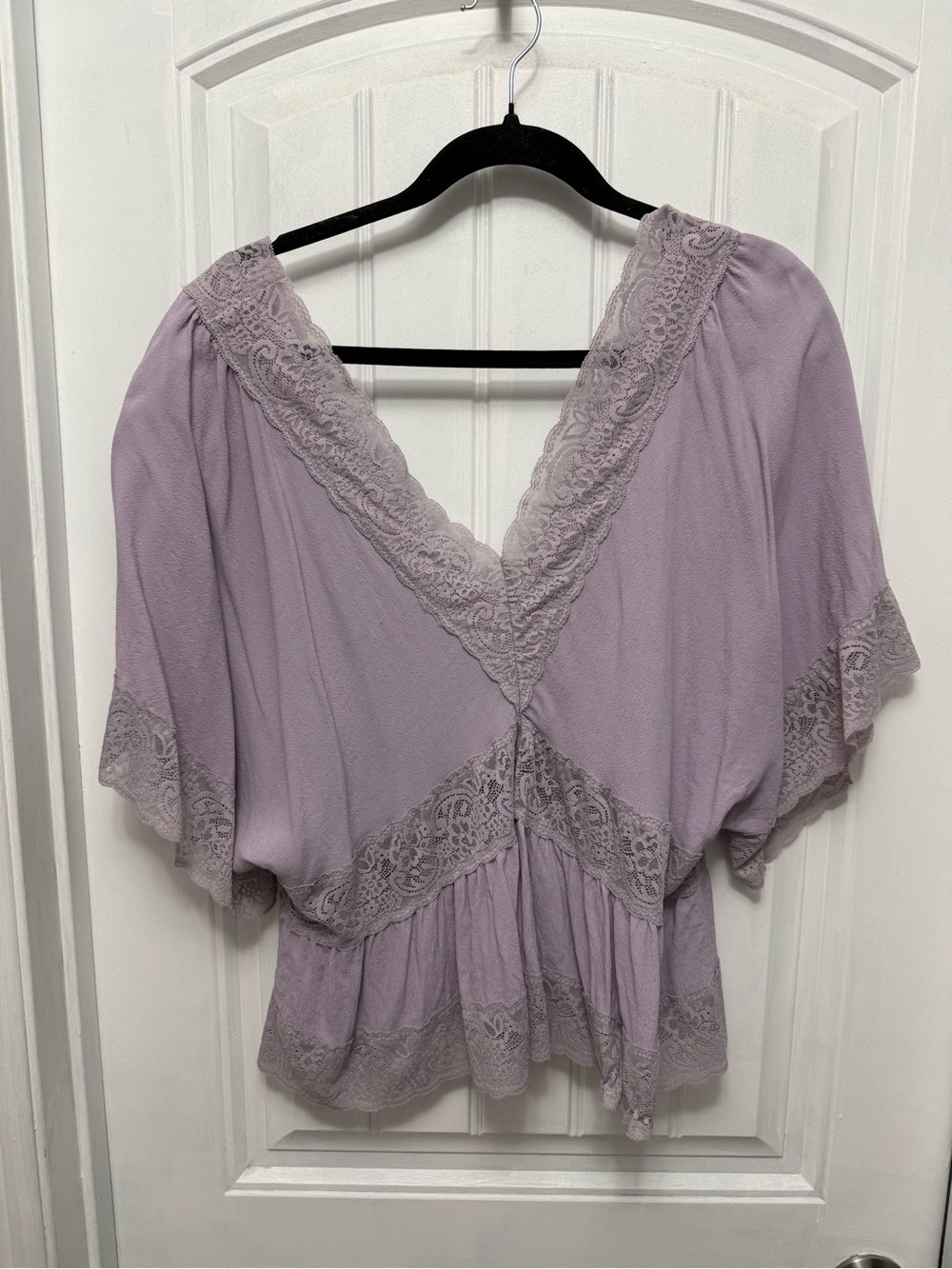 Forever 21+ Lavender Purple Button Up Lace Vneck Crop Top Size 2X (5-7) - Picture 7 of 12